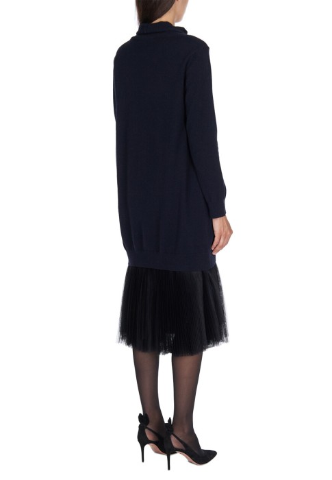 Товар синего цвета с внутренней стороны