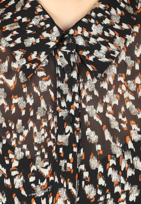 Товар черного цвета с внутренней стороны