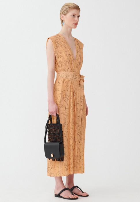 платье  из проверенных материалов спереди