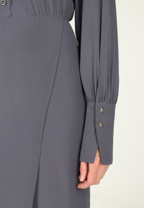 Товар серого цвета с внутренней стороны