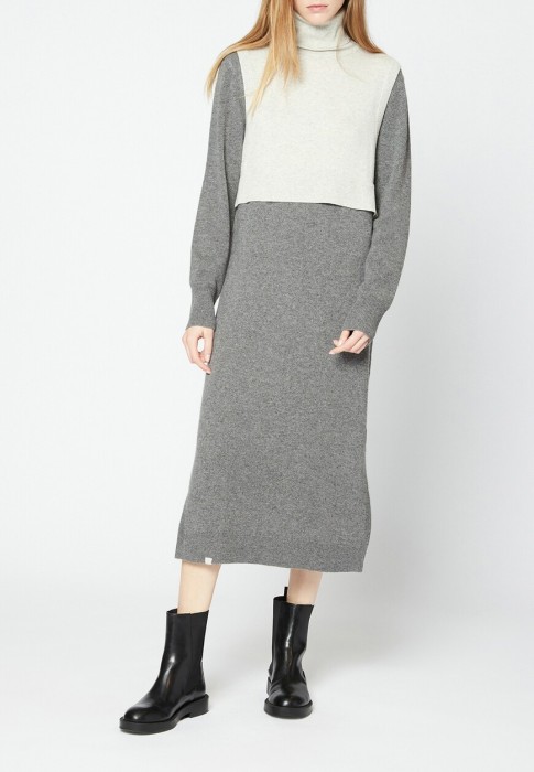 Товар серого цвета с внутренней стороны