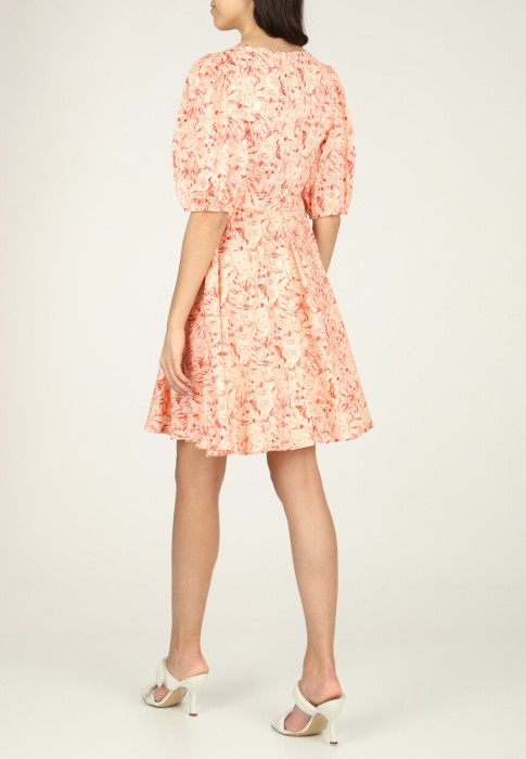 Товар розового цвета с внутренней стороны