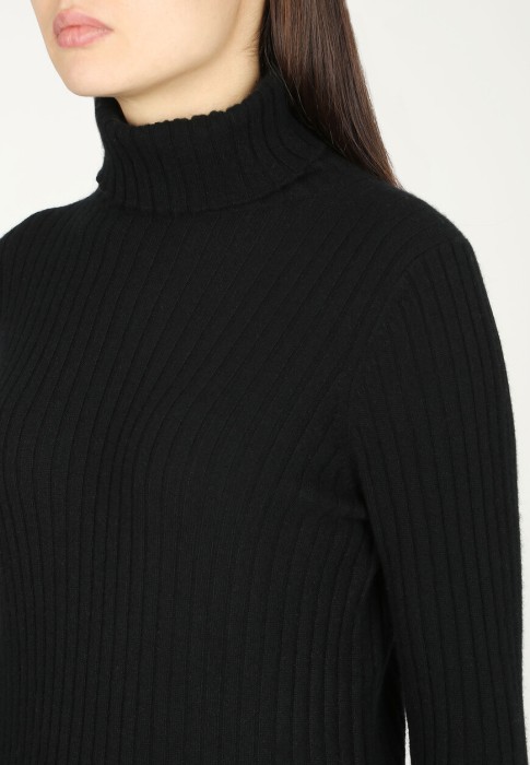 платье  из проверенных материалов спереди