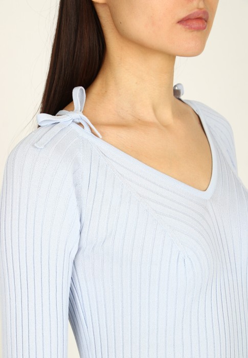 Товар голубого цвета с внутренней стороны