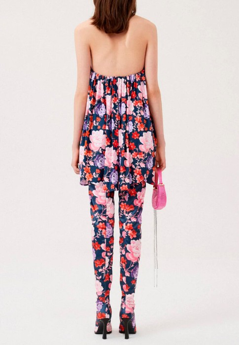 Товар синего цвета с внутренней стороны