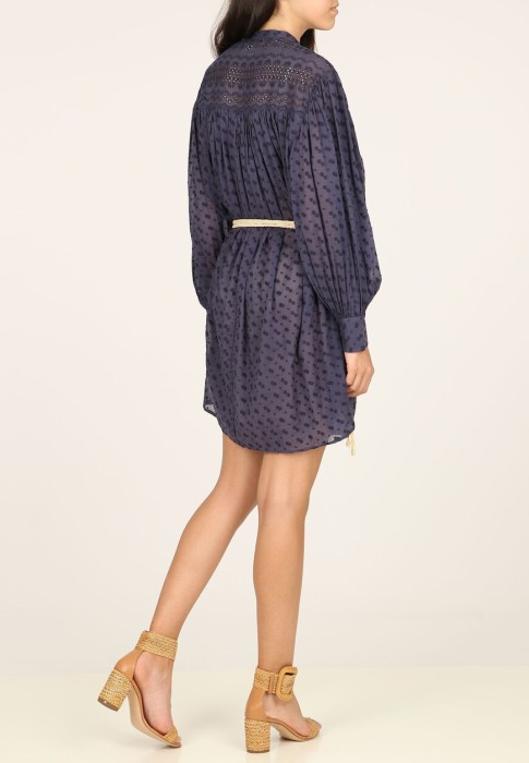 Товар синего цвета с внутренней стороны