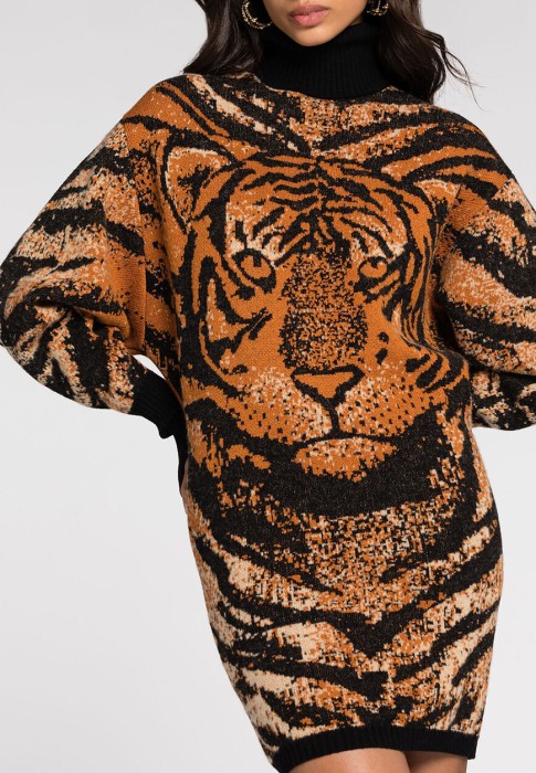 Товар коричневого цвета с внутренней стороны