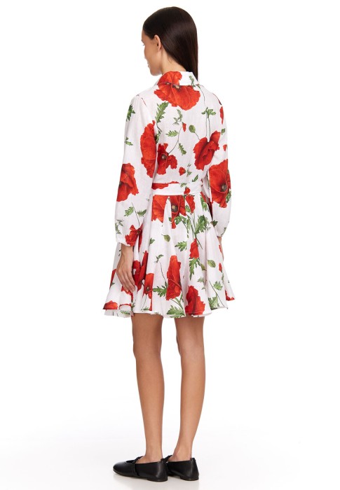 Товар красного цвета с внутренней стороны