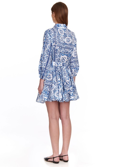 Товар синего цвета с внутренней стороны