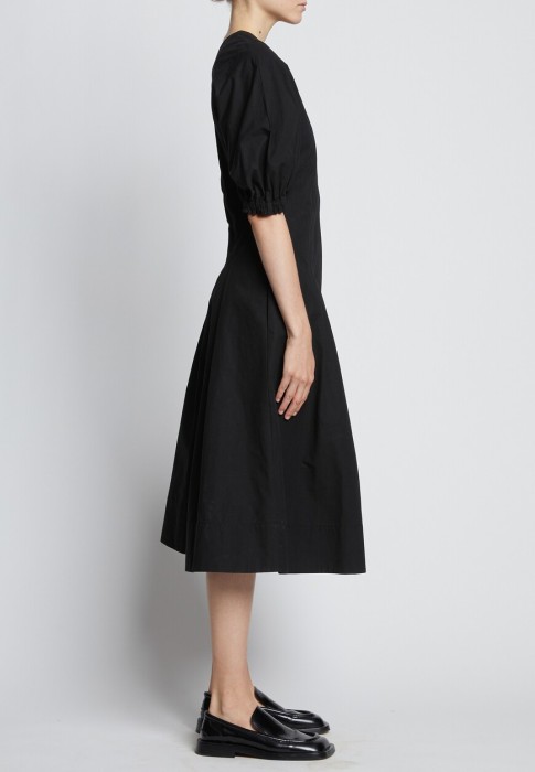 Товар черного цвета с внутренней стороны