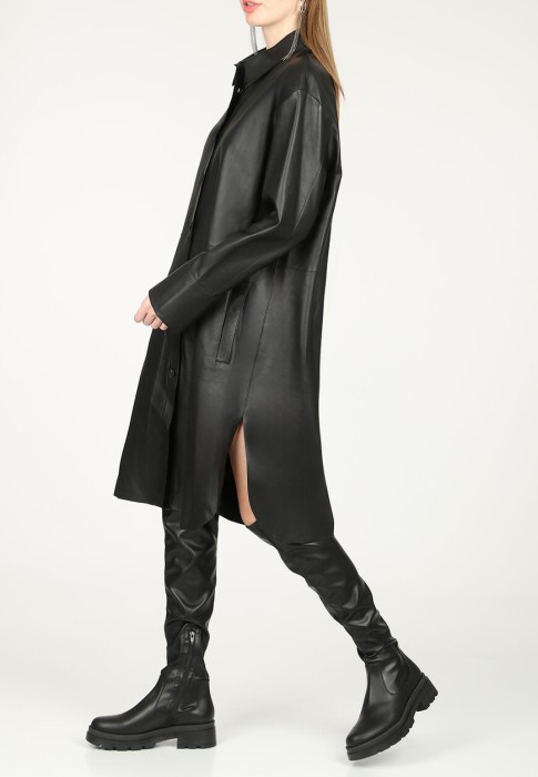 Товар черного цвета с внутренней стороны