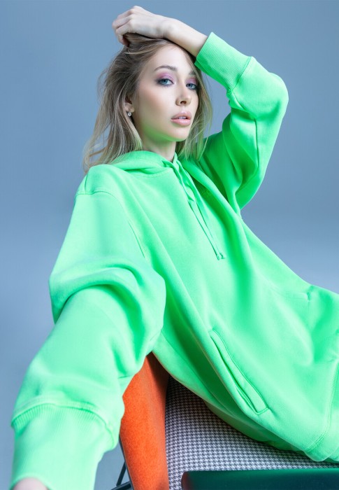 Товар зеленого цвета с внутренней стороны