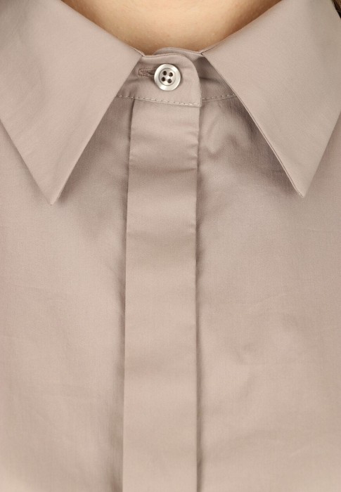 Товар бежевого цвета с внутренней стороны