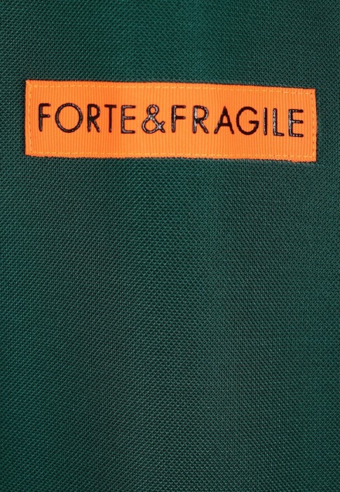 Товар зеленого цвета с внутренней стороны