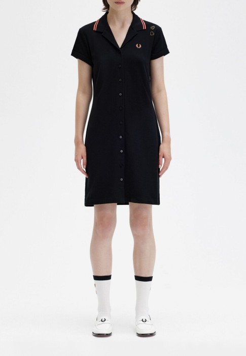 платье  от бренда fred perry вид слева