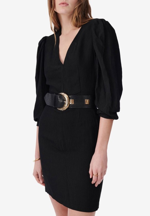 Товар черного цвета с внутренней стороны