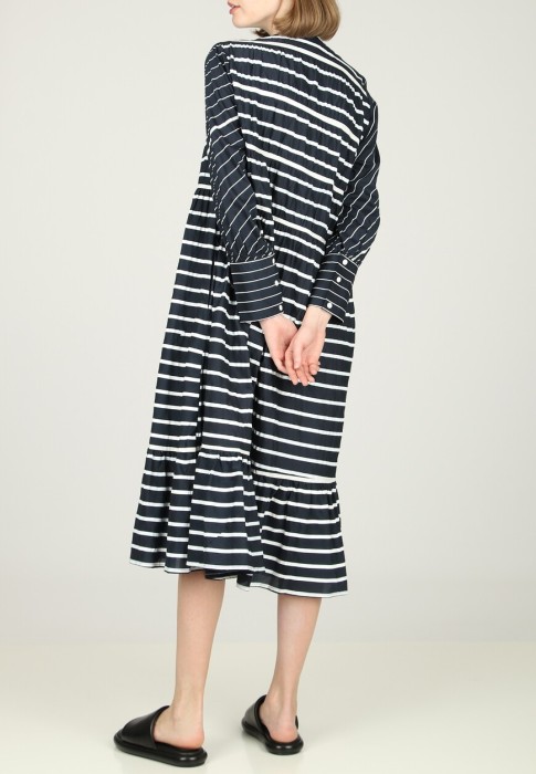 Товар синего цвета с внутренней стороны