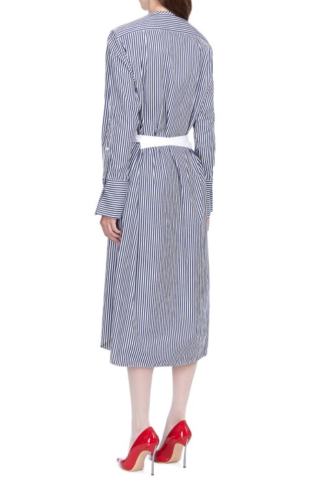 Товар синего цвета с внутренней стороны