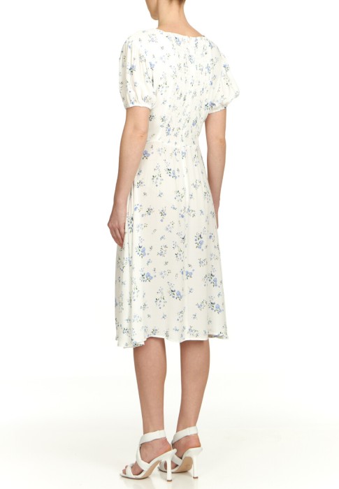 Товар белого цвета с внутренней стороны