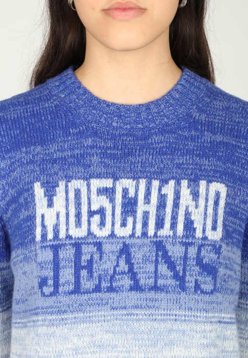 Товар голубого цвета с внутренней стороны