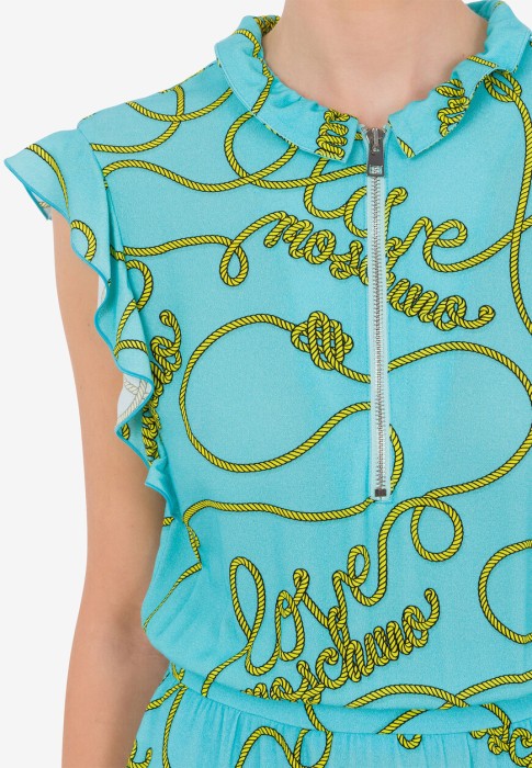 Товар голубого цвета с внутренней стороны