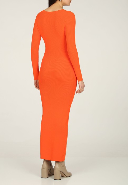 Товар оранжевого цвета с внутренней стороны