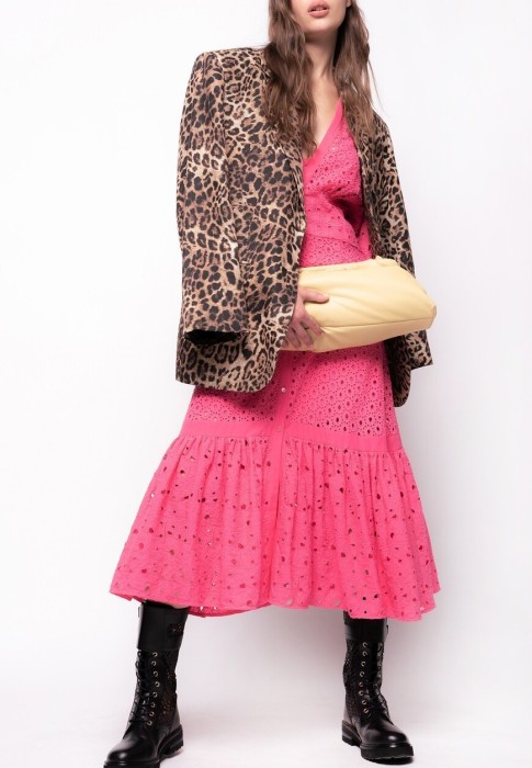 Товар розового цвета с внутренней стороны