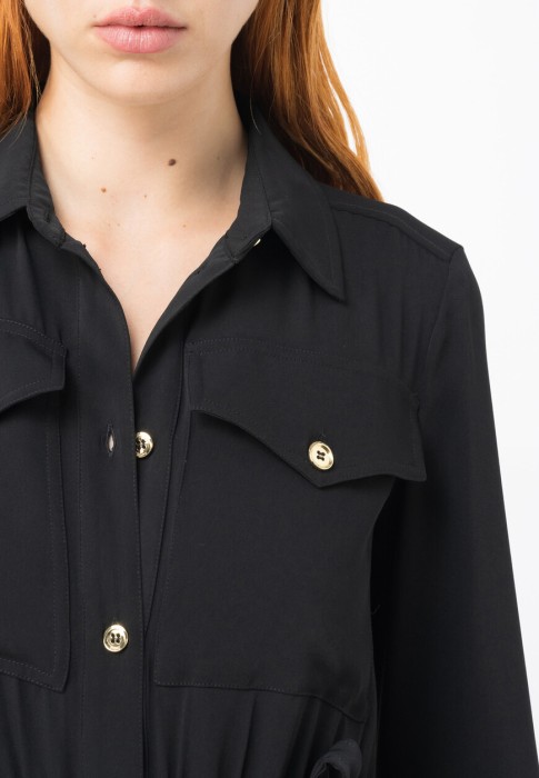 Товар черного цвета с внутренней стороны