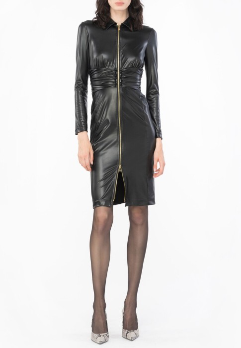 Товар черного цвета с внутренней стороны