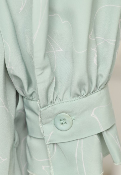 Товар серого цвета с внутренней стороны