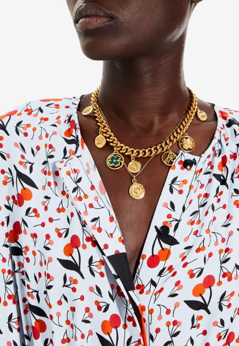 Товар голубого цвета с внутренней стороны