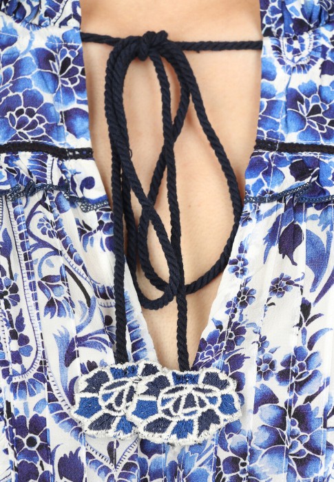 Товар голубого цвета с внутренней стороны