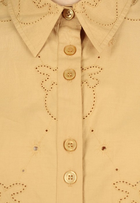 Товар бежевого цвета с внутренней стороны