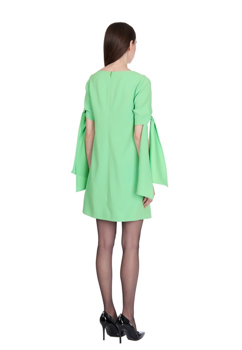 Товар зеленого цвета с внутренней стороны