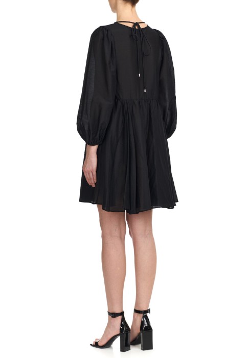 Товар черного цвета с внутренней стороны