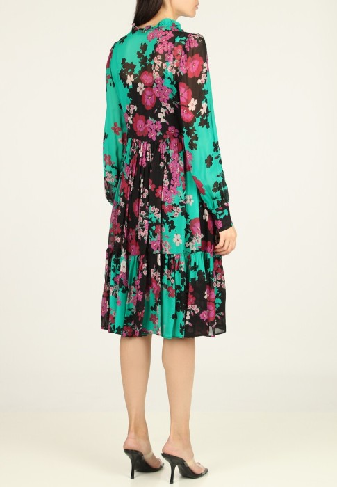 Товар зеленого цвета с внутренней стороны