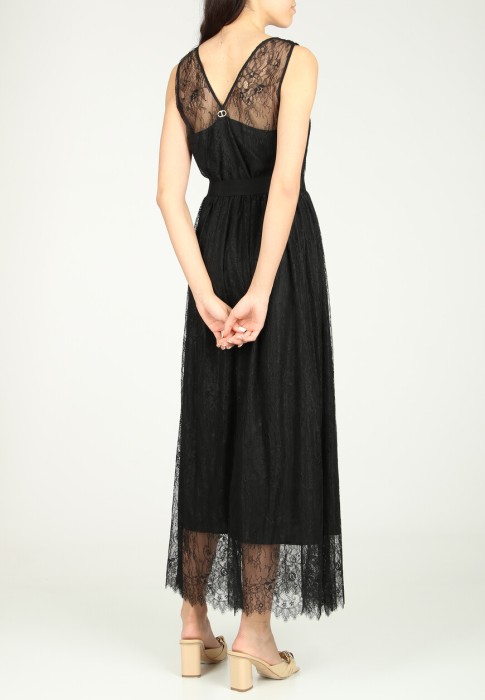 Товар черного цвета с внутренней стороны