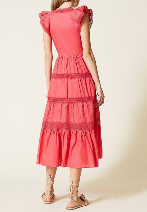 Товар розового цвета с внутренней стороны