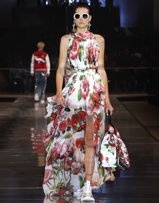 Товар белого цвета с внутренней стороны