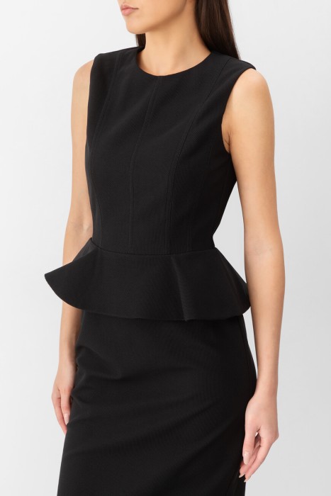 Товар черного цвета с внутренней стороны