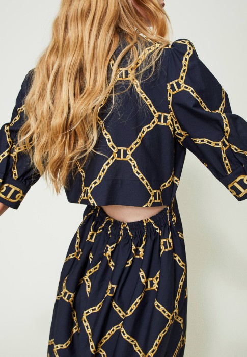 Товар синего цвета с внутренней стороны