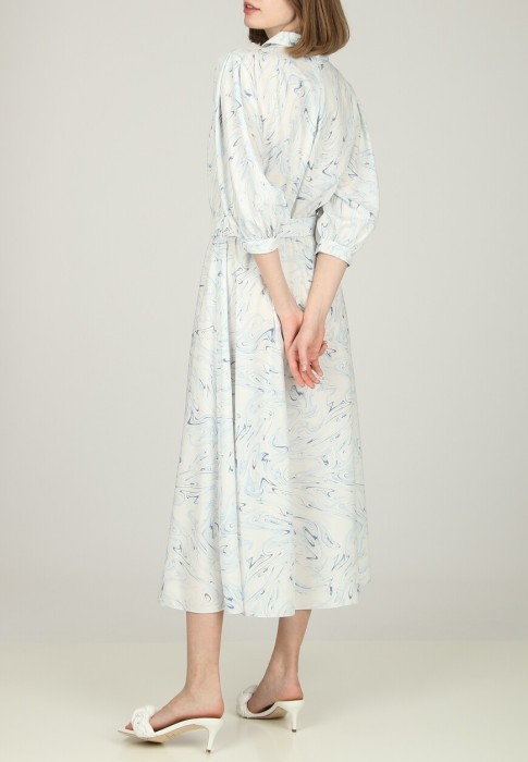 Товар голубого цвета с внутренней стороны