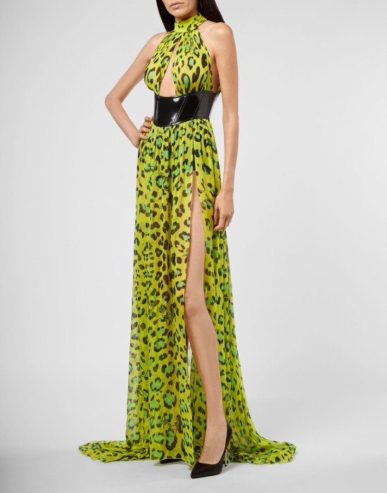 Товар черного цвета с внутренней стороны