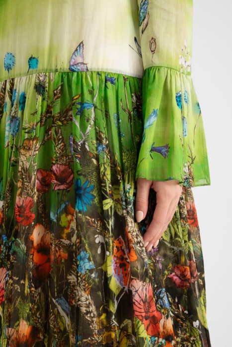 Товар зеленого цвета с внутренней стороны