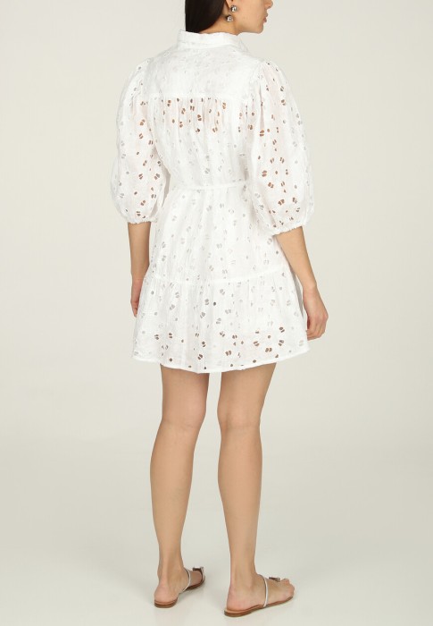 Товар белого цвета с внутренней стороны