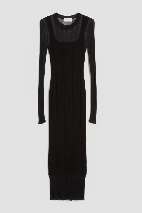 Товар черного цвета с внутренней стороны