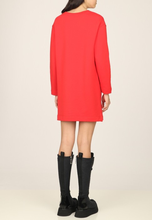 Товар красного цвета с внутренней стороны