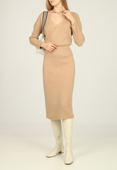 платье  по цене 191765 руб вид справа