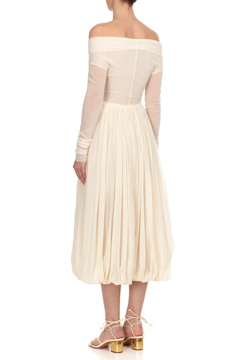 Товар белого цвета с внутренней стороны