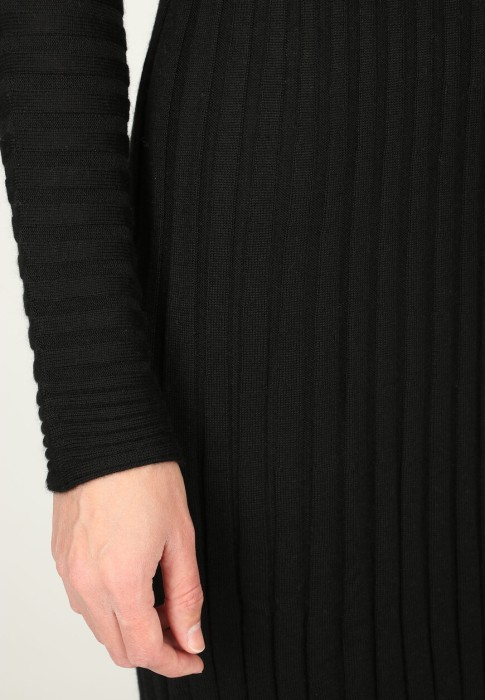 платье  из проверенных материалов спереди